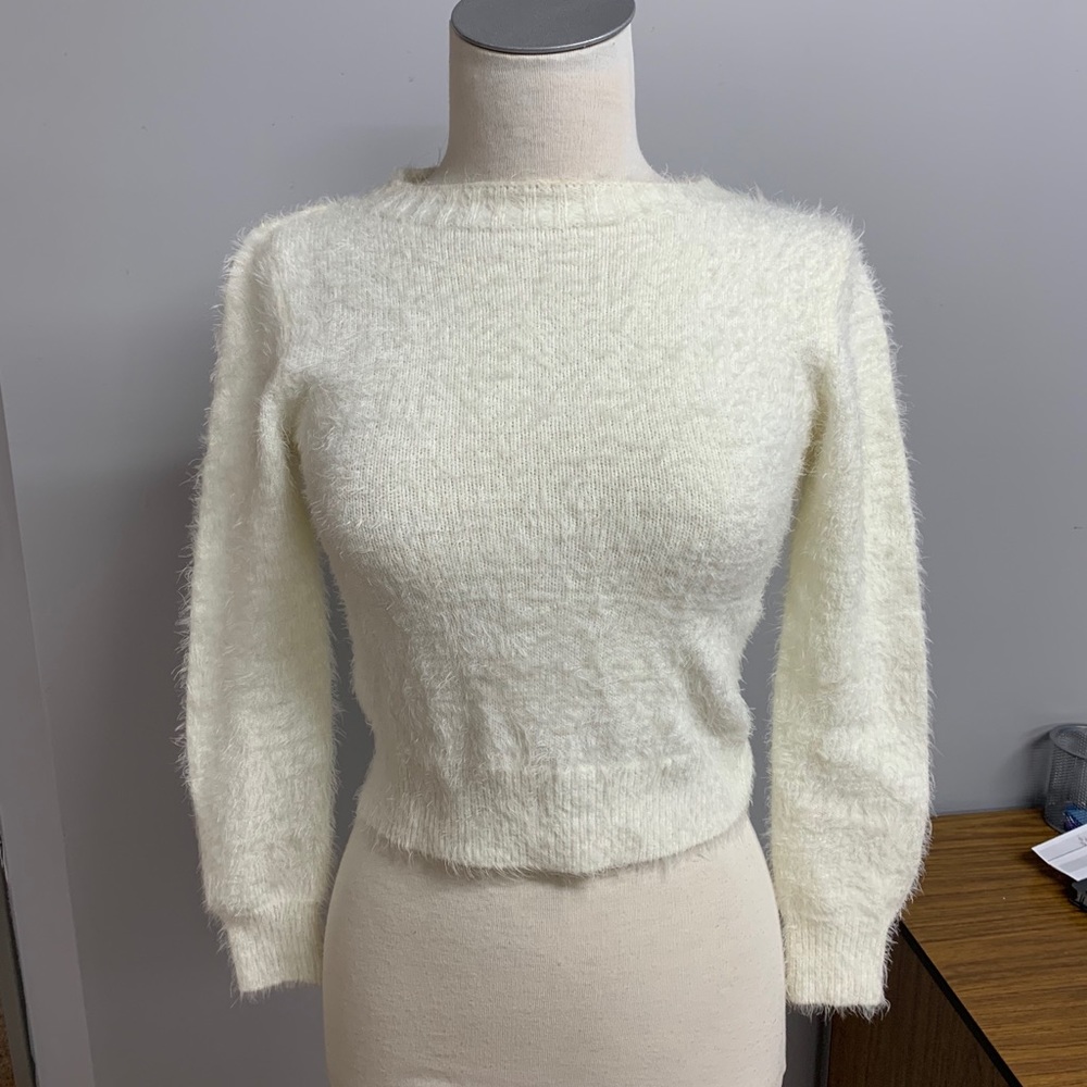XS white fluffy top